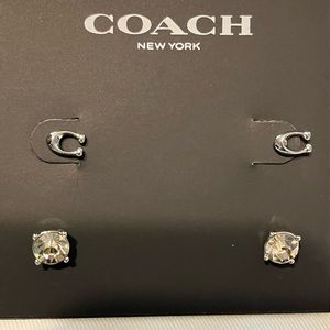 COACH
Signature C Stud Earrings Set